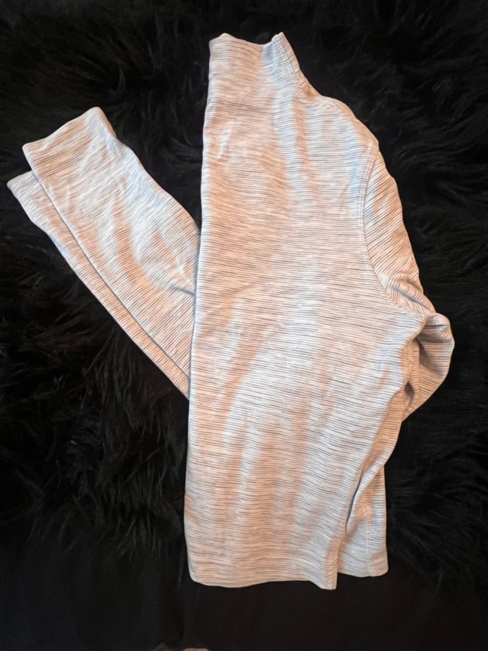 lululemon athletica Heathered Light Gray Long Sleeve Top